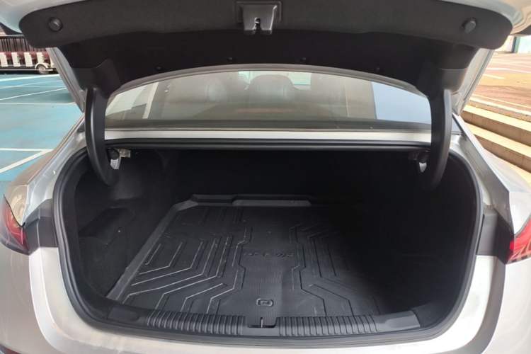 Used Roewe D7 2025 DMH 125km World Champion Excellence Edition Trunk