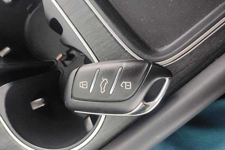 Used Roewe D7 2025 DMH 125km World Champion Excellence Edition Vehicle Key
