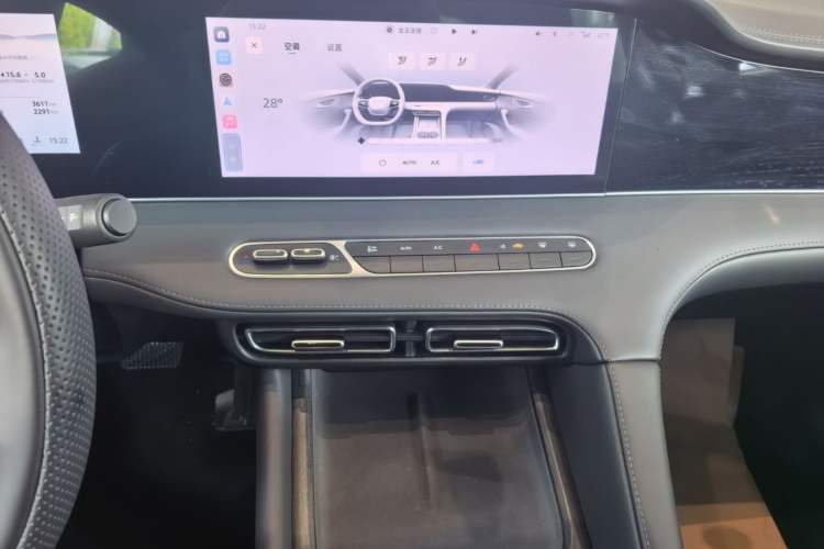 Used Roewe D7 2025 DMH 125km World Champion Edition Audio And AC Panel