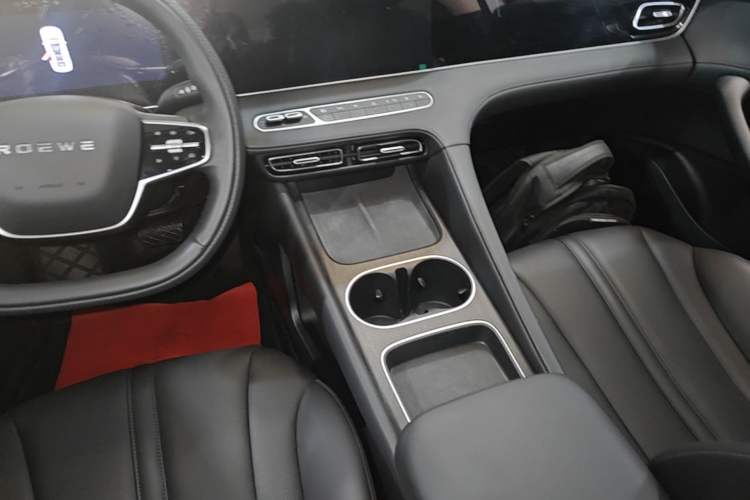 Used Roewe D7 2025 DMH 125km World Champion Edition Audio And AC Panel