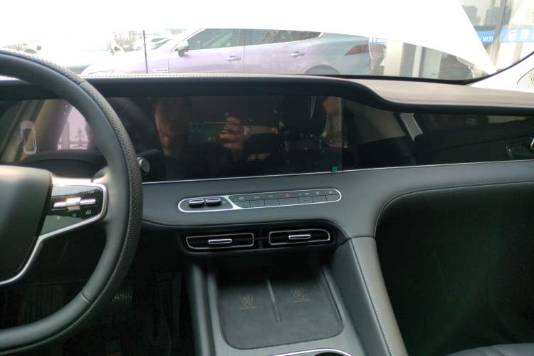 Used Roewe D7 2025 DMH 125km World Champion Edition Audio And AC Panel
