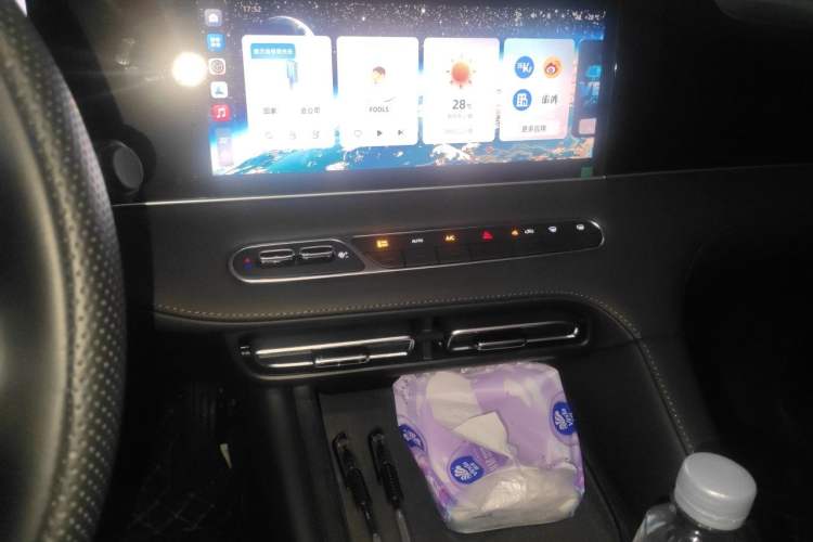 Used Roewe D7 2025 DMH 125km World Champion Edition Audio And AC Panel