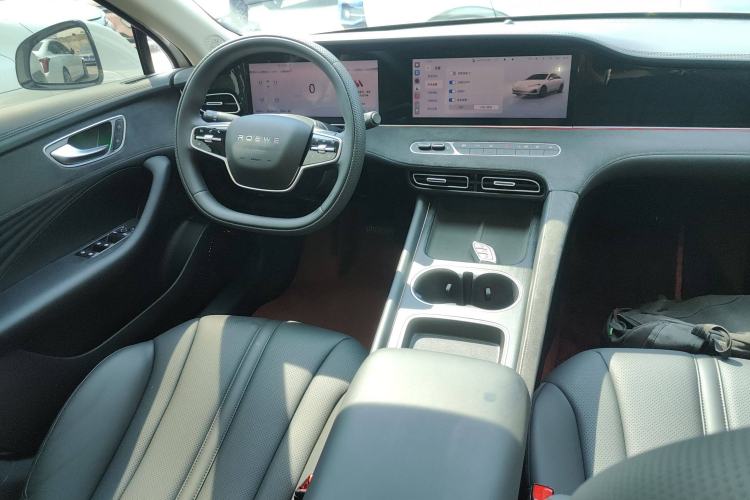 Used Roewe D7 2025 DMH 125km World Champion Excellence Edition Center Console