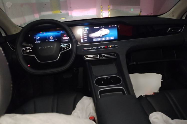 Used Roewe D7 2025 DMH 125km World Champion Excellence Edition Center Console