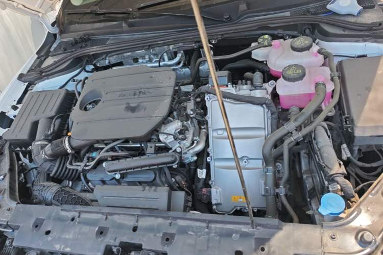 Used Roewe D7 2025 DMH 125km World Champion Edition Engine Bay