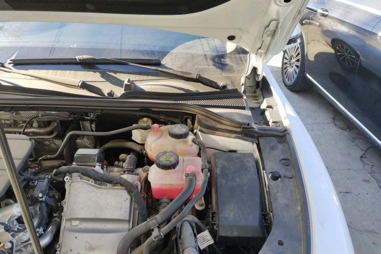 Used Roewe D7 2025 DMH 125km World Champion Excellence Edition Engine Bay Left