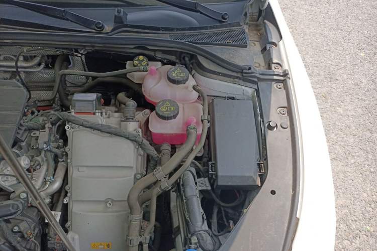 Used Roewe D7 2025 DMH 125km World Champion Excellence Edition Engine Bay Left