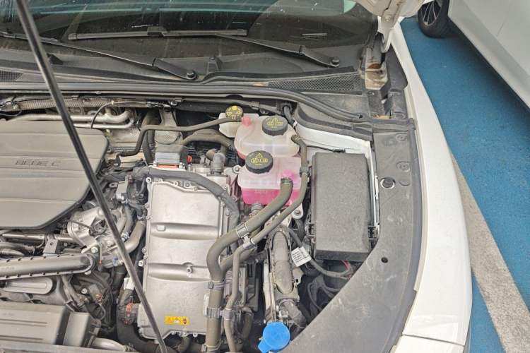 Used Roewe D7 2025 DMH 125km World Champion Edition Engine Bay Left