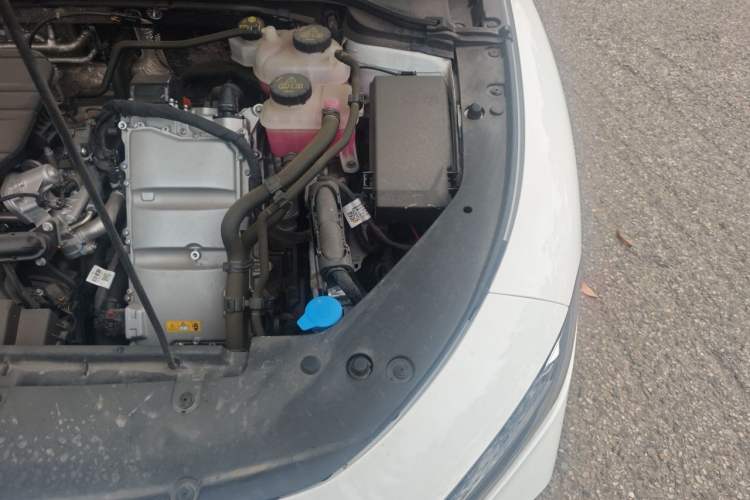 Used Roewe D7 2025 DMH 125km World Champion Edition Engine Bay Left