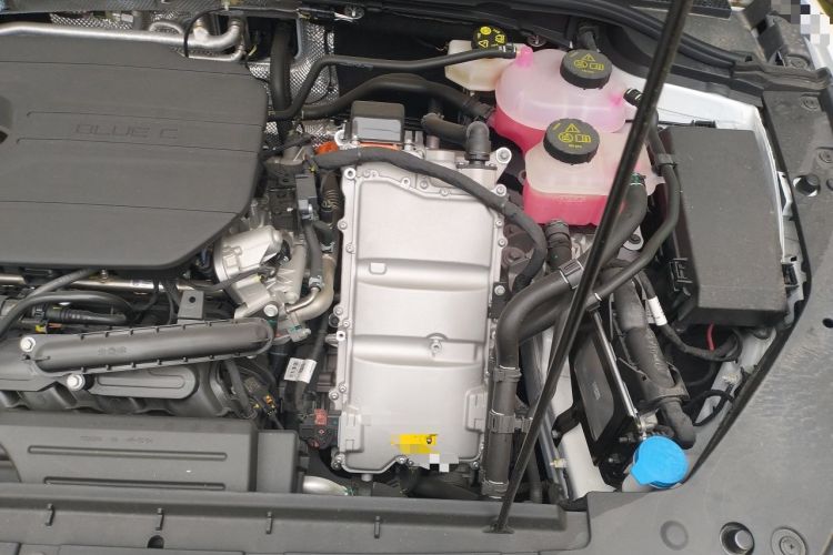 Used Roewe D7 2025 DMH 125km World Champion Edition Engine Bay Left