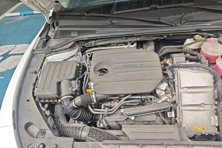 Used Roewe D7 2025 DMH 125km World Champion Edition Engine Bay Right