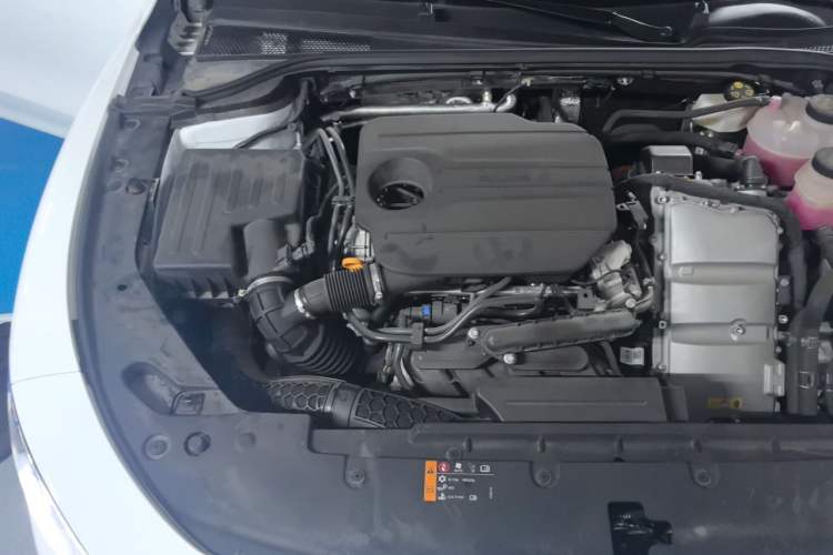 Used Roewe D7 2025 DMH 125km World Champion Edition Engine Bay Right
