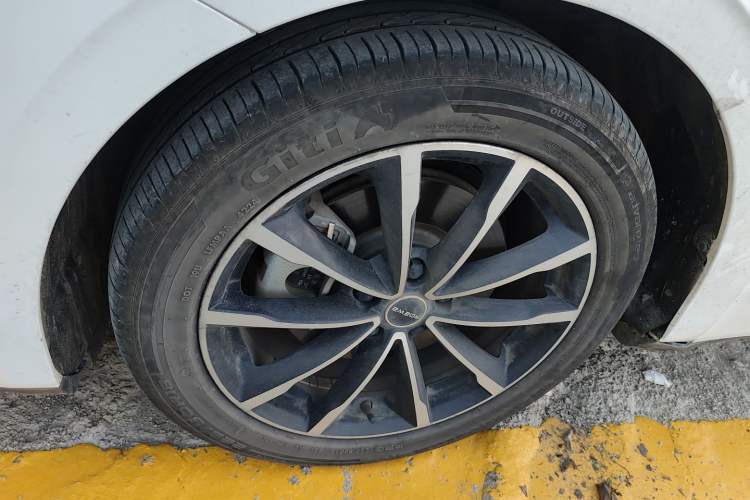 Used Roewe D7 2025 DMH 125km World Champion Edition Exterior 4