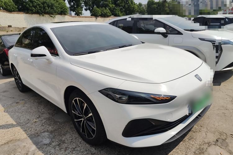Used Roewe D7 2025 DMH 125km World Champion Excellence Edition Front Right 45 Deg