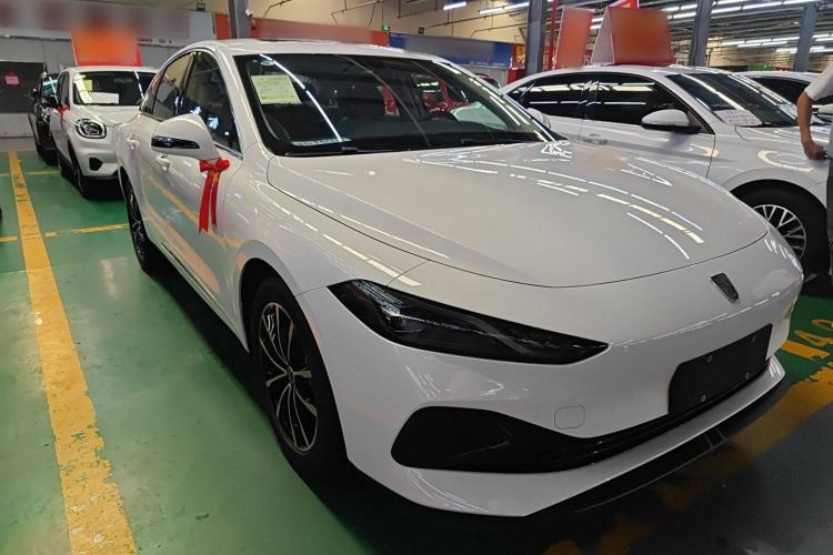 Used Roewe D7 2025 DMH 125km World Champion Edition Front Right 45 Deg