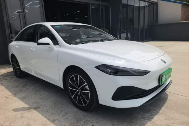 Used Roewe D7 2025 DMH 125km World Champion Edition Front Right 45 Deg