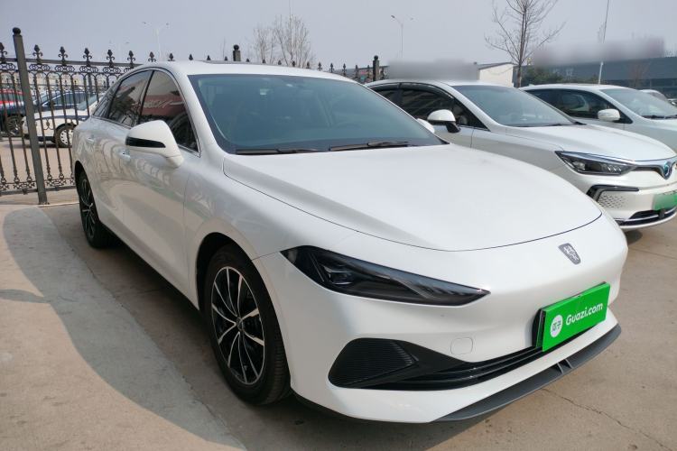 Used Roewe D7 2025 DMH 125km World Champion Edition Front Right 45 Deg