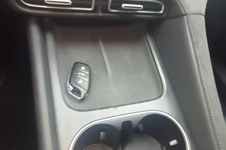 Used Roewe D7 2025 EV 510km Rear-Drive Navigation Edition Gear Lever