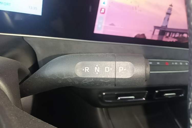 Used Roewe D7 2025 EV 510km Rear-Drive Navigation Edition Gear Lever