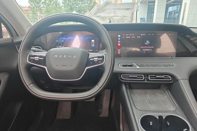 Used Roewe D7 2025 DMH 125km World Champion Edition Interior 1