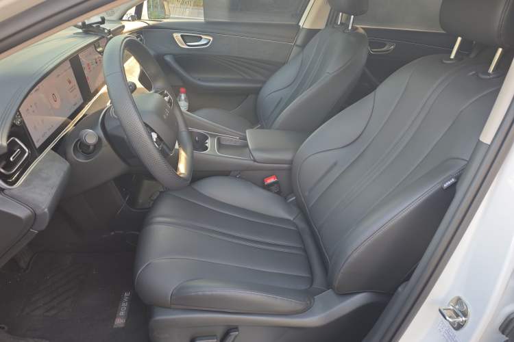 Used Roewe D7 2025 DMH 125km World Champion Excellence Edition Interior 1