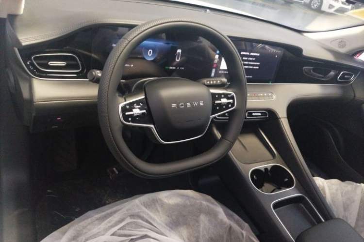 Used Roewe D7 2025 DMH 125km World Champion Edition Interior 1