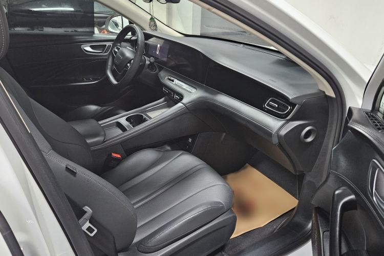 Used Roewe D7 2025 DMH 125km World Champion Edition Interior 2