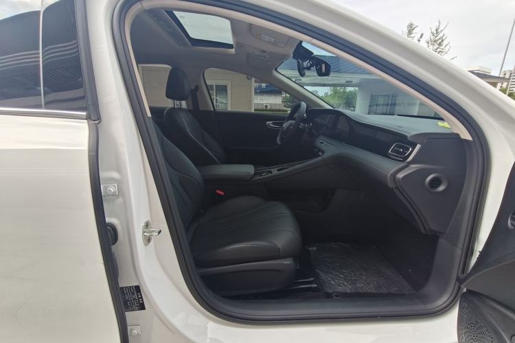 Used Roewe D7 2025 DMH 125km World Champion Edition Interior 2