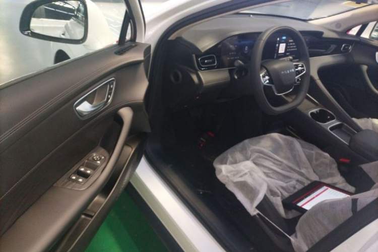 Used Roewe D7 2025 DMH 125km World Champion Edition Interior 2