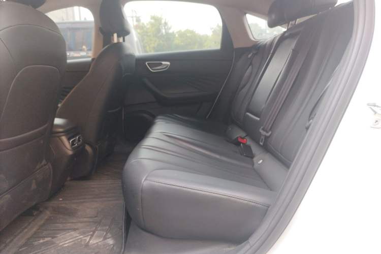Used Roewe D7 2025 DMH 125km World Champion Edition Interior 4