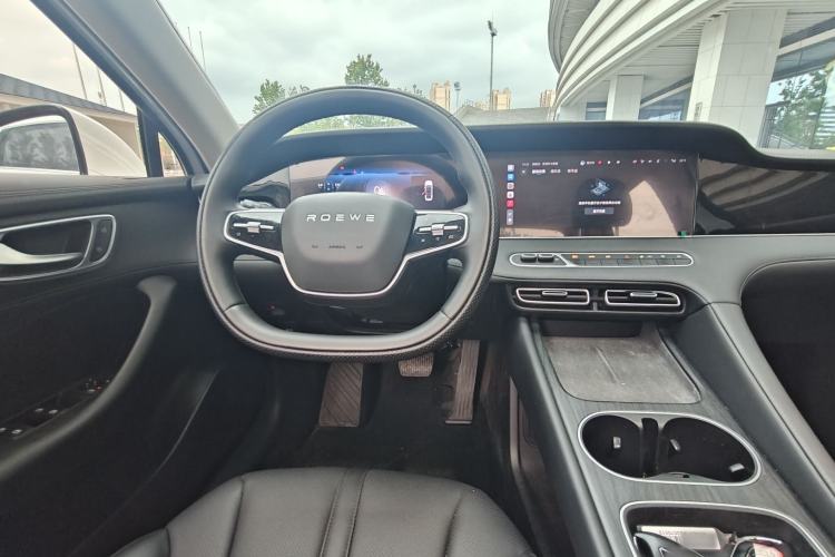Used Roewe D7 2025 DMH 125km World Champion Edition Interior 4
