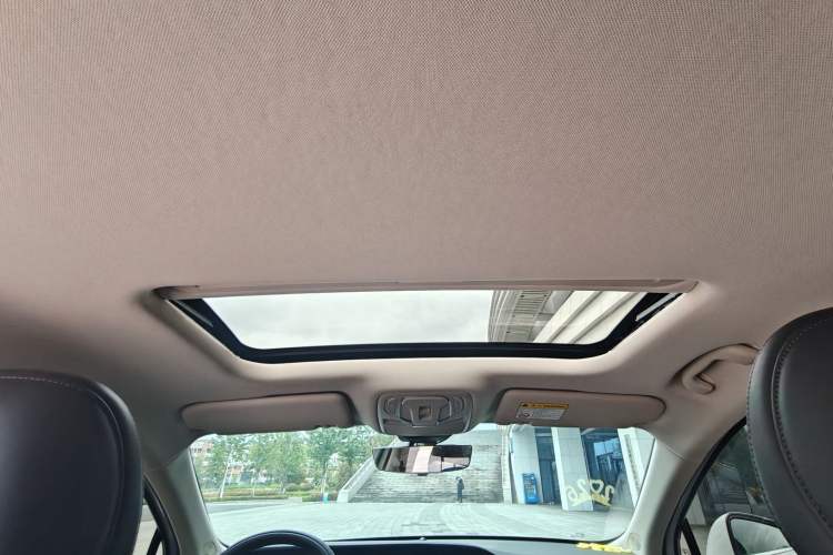 Used Roewe D7 2025 DMH 125km World Champion Edition Interior 5