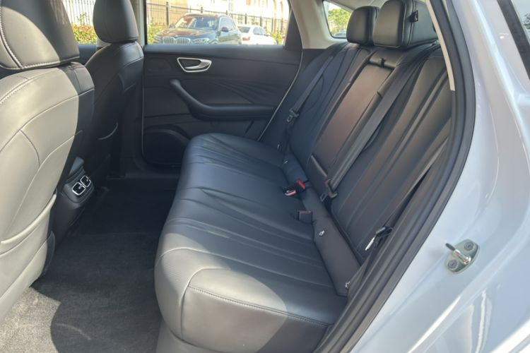 Used Roewe D7 2025 DMH 125km World Champion Edition Interior 7