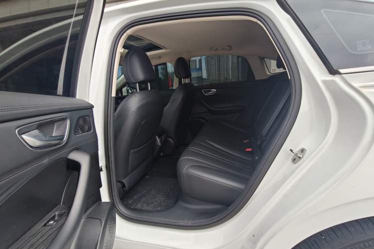 Used Roewe D7 2025 DMH 125km World Champion Edition Interior 7