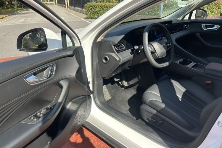 Used Roewe D7 2025 DMH 125km World Champion Edition Interior 9