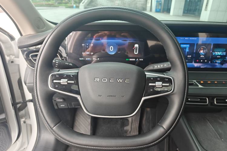Used Roewe D7 2025 DMH 125km World Champion Edition Interior 9