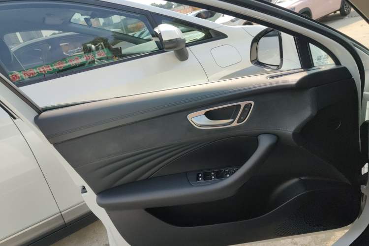 Used Roewe D7 2025 DMH 125km World Champion Excellence Edition Left Front Door Interior