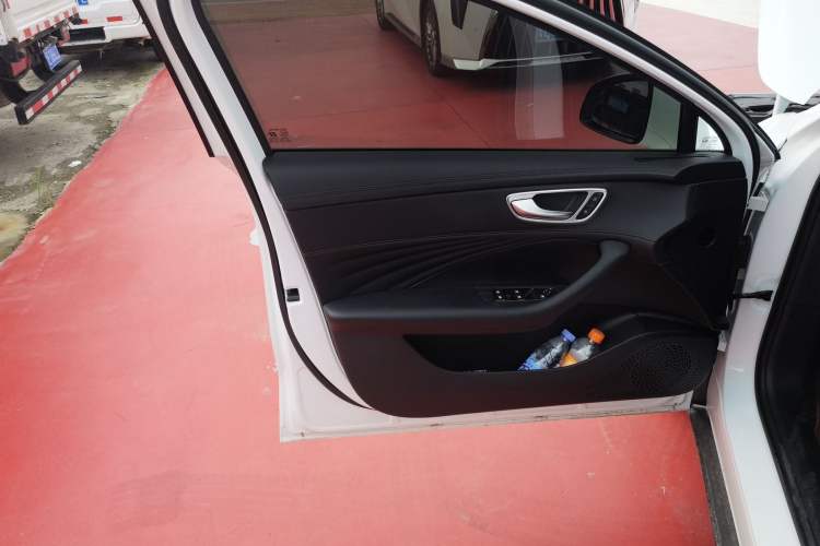 Used Roewe D7 2025 DMH 125km World Champion Edition Left Front Door Interior