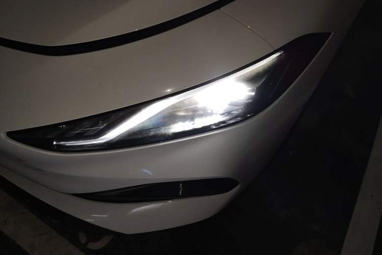 Used Roewe D7 2025 DMH 125km World Champion Excellence Edition Left Front Headlight