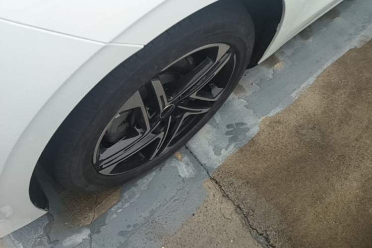 Used Roewe D7 2025 EV 510km Rear-Drive Navigation Edition Left Front Wheel Hub