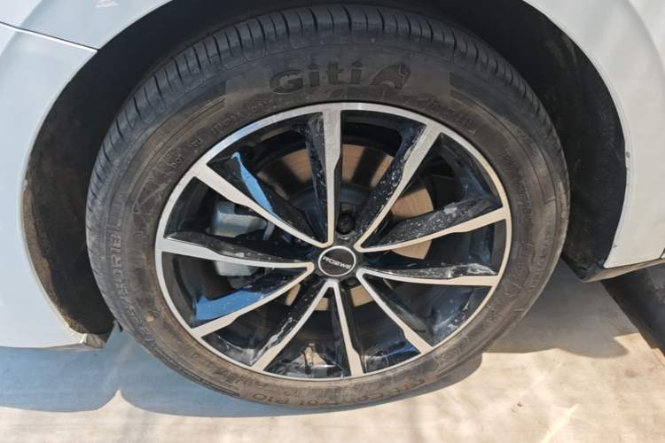Used Roewe D7 2025 DMH 125km World Champion Edition Left Front Wheel Hub