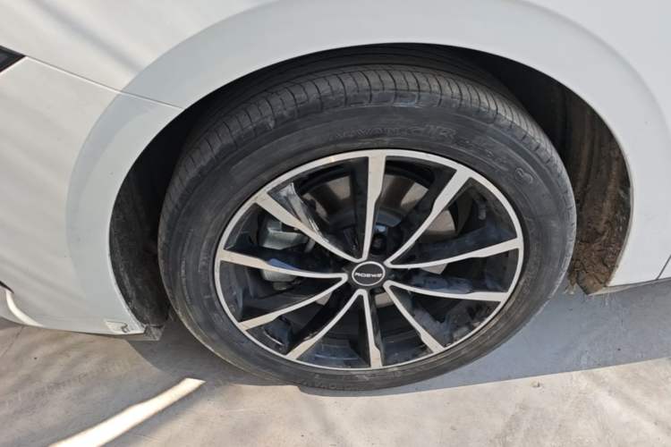 Used Roewe D7 2025 DMH 125km World Champion Edition Left Front Wheel Hub