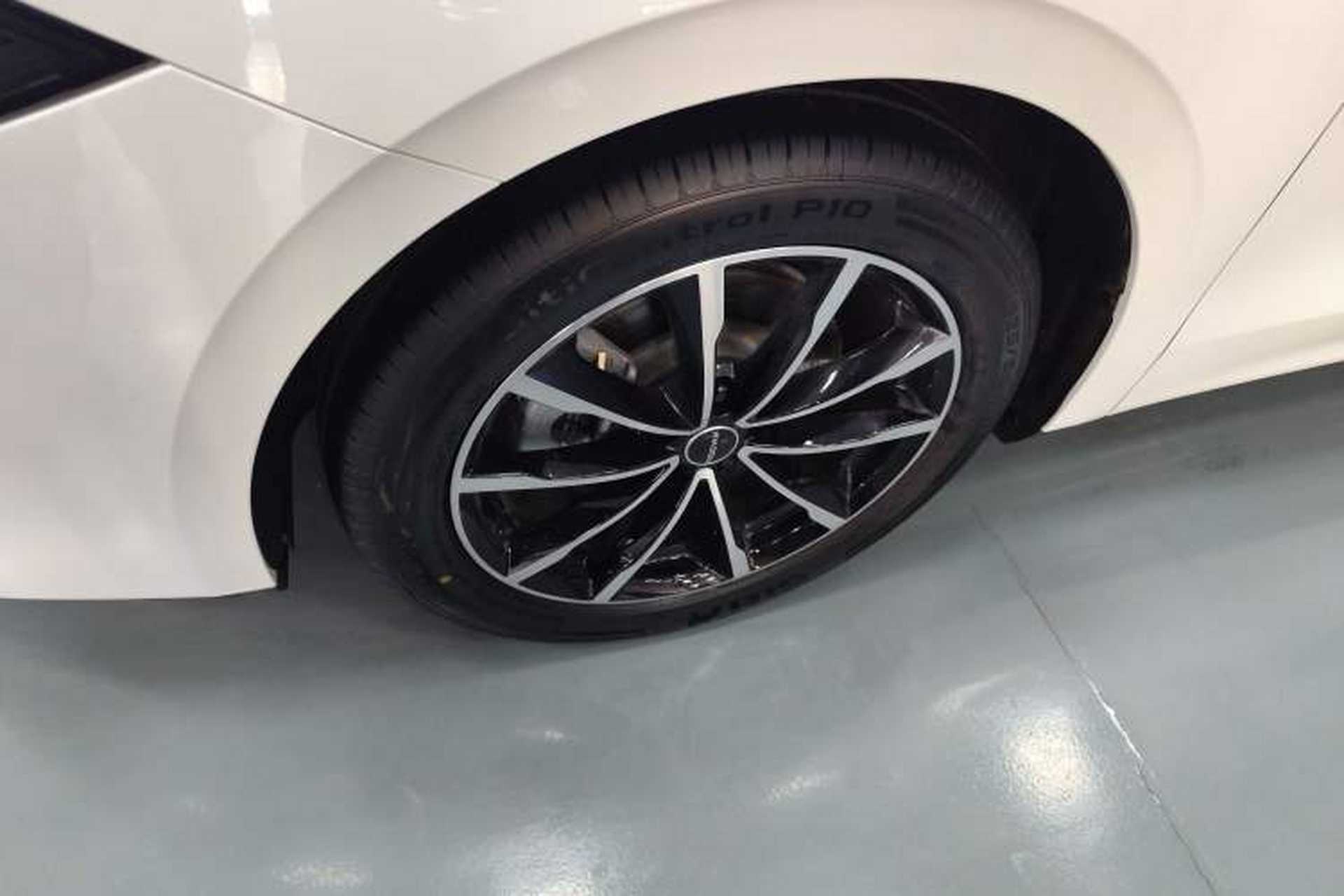 Used Roewe D7 2025 DMH 125km World Champion Excellence Edition Left Front Wheel Hub