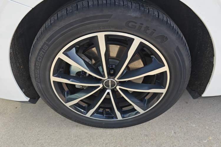 Used Roewe D7 2025 DMH 125km World Champion Edition Left Front Wheel Hub