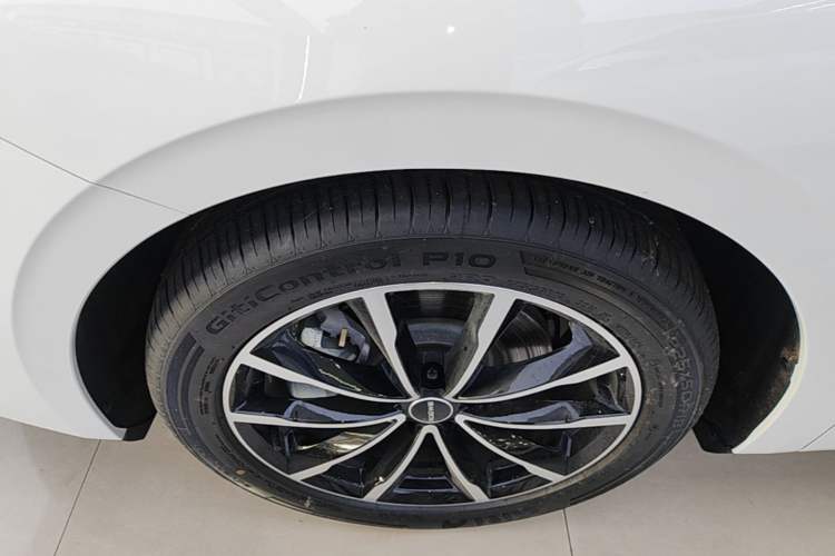 Used Roewe D7 2025 DMH 125km World Champion Excellence Edition Left Front Wheel Hub