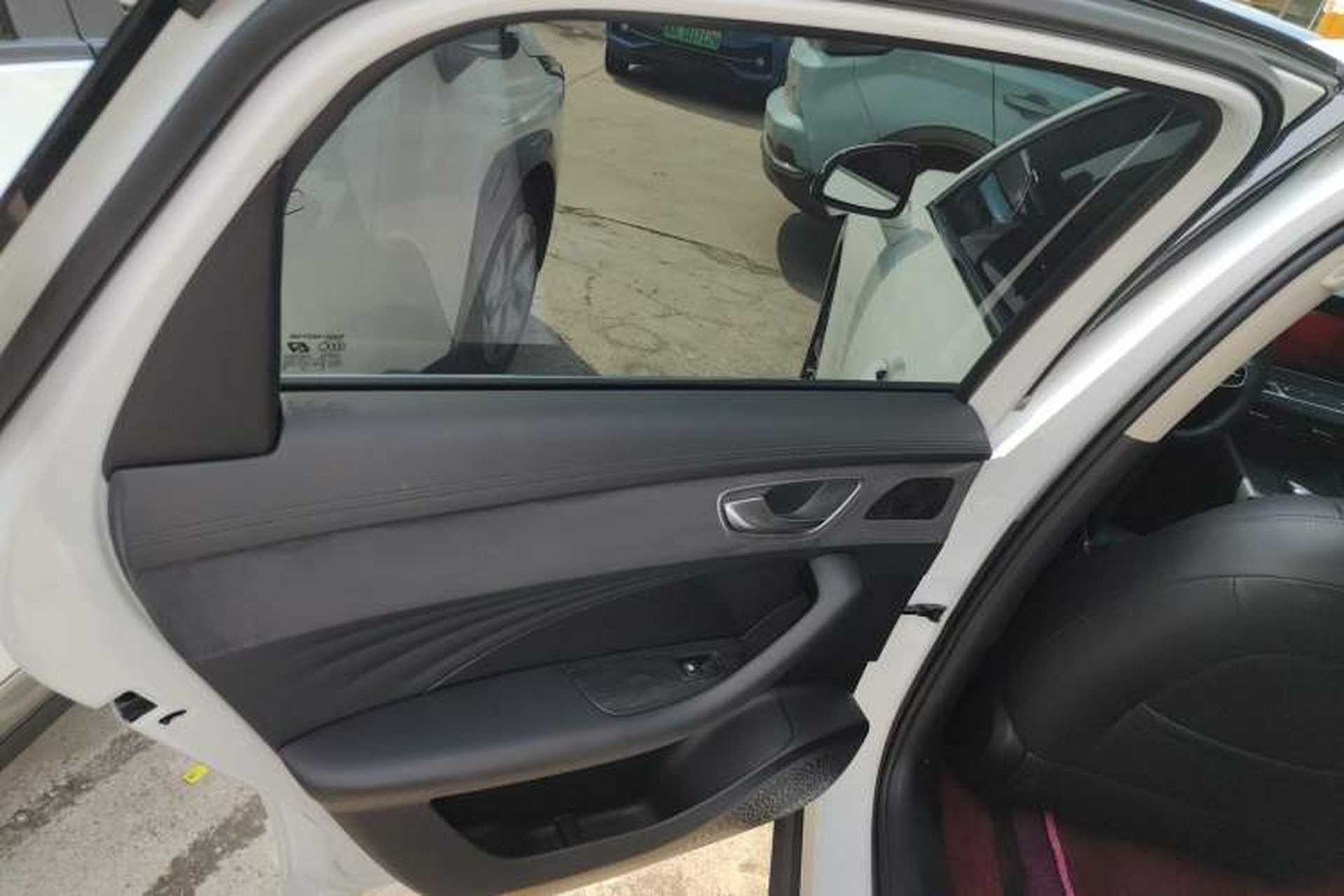 Used Roewe D7 2025 DMH 125km World Champion Excellence Edition Left Rear Door Interior