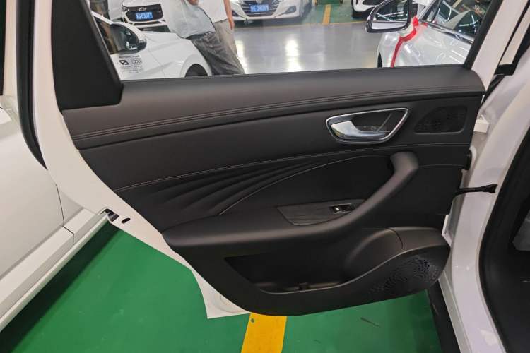 Used Roewe D7 2025 DMH 125km World Champion Edition Left Rear Door Interior