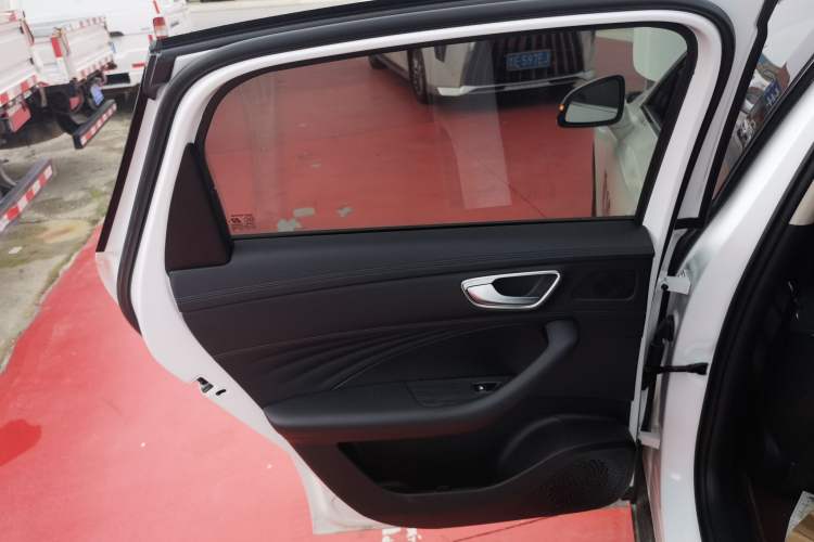 Used Roewe D7 2025 DMH 125km World Champion Edition Left Rear Door Interior