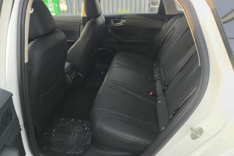 Used Roewe D7 2025 DMH 125km World Champion Edition Left Rear Seat