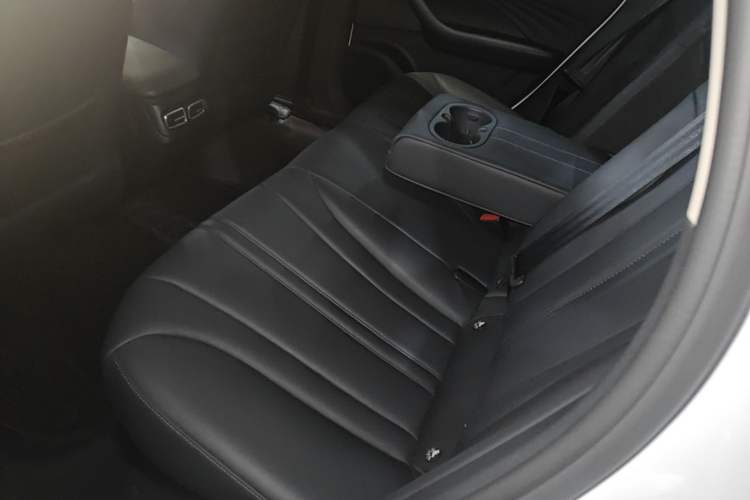 Used Roewe D7 2025 DMH 125km World Champion Edition Left Rear Seat
